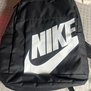 Nike black back pack, med size, used 1 time.. 

Nice back pack.